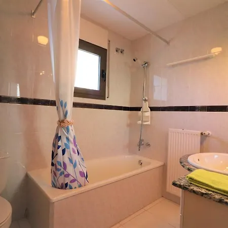 Antoni Canals 54 - Montillot Tatil Evi Roses